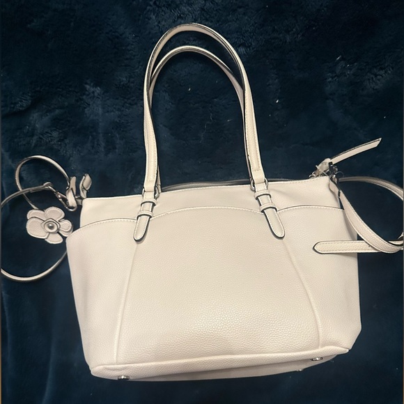 Brand New Dana Buchman hand bag.  Plenty of compartment space. Retails $189 - Picture 1 of 4